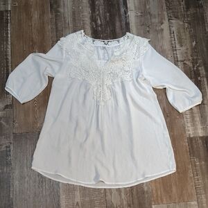 Chic White Lace Trim Blouse